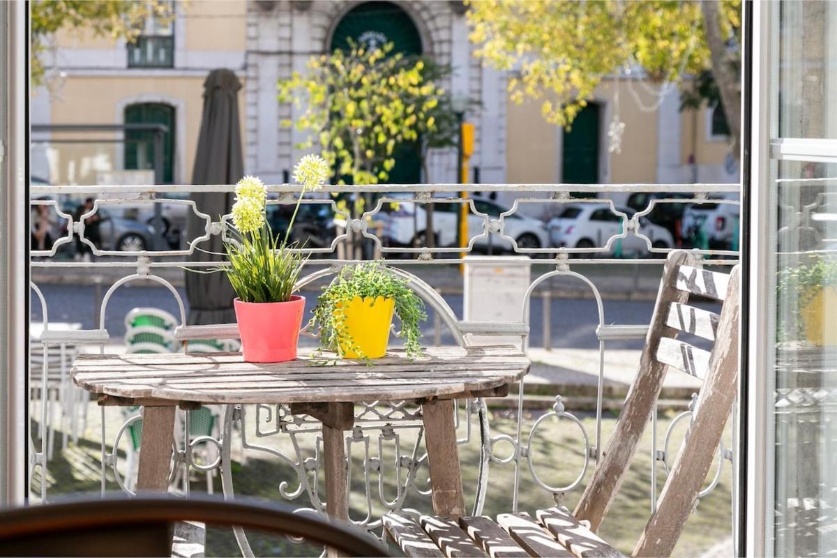 Cozy Flat With Bright Balcony Trendiest Neighborhood! Appartement Lissabon